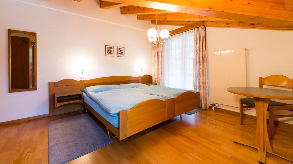Haus Evita Saas-Grund Rum bild